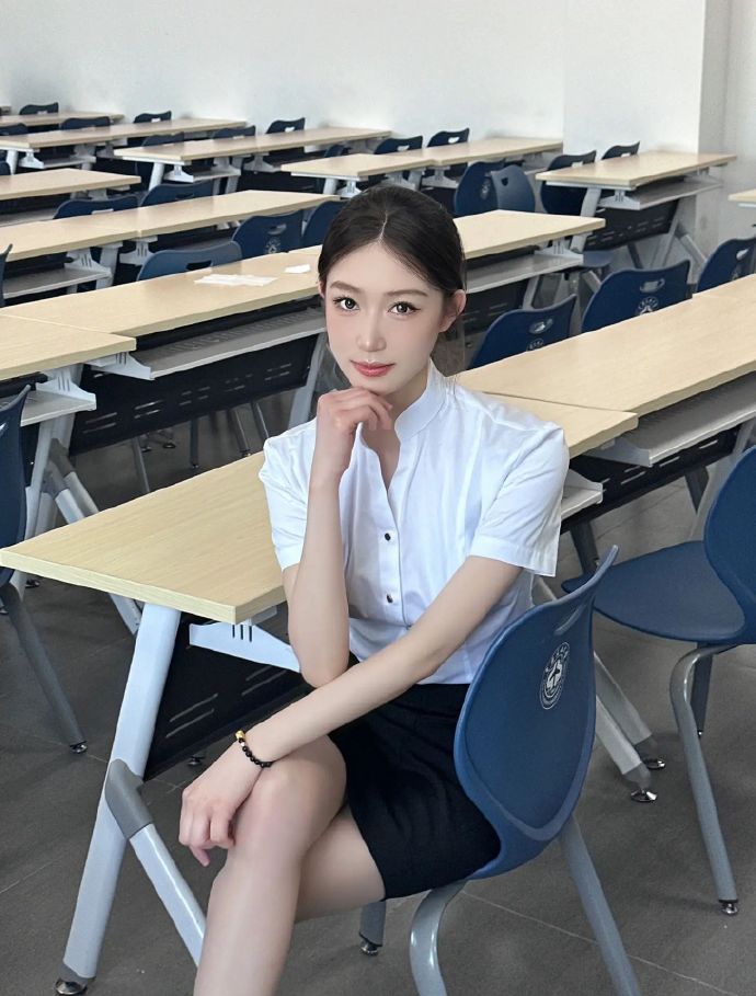 微博美女：茶花_美女 - 怀念学校的生活，真心希望自己永远都是个大学生珠海