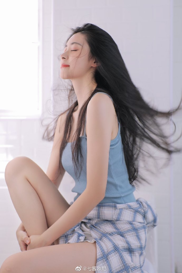 微博美女：缓存生活的温柔与可爱 摄影：@七酱欧尼