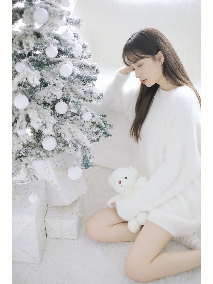 微博美女：嗑颜馆 - 圣诞系列，白毛衣都好使摄影@荞麦娘摄影