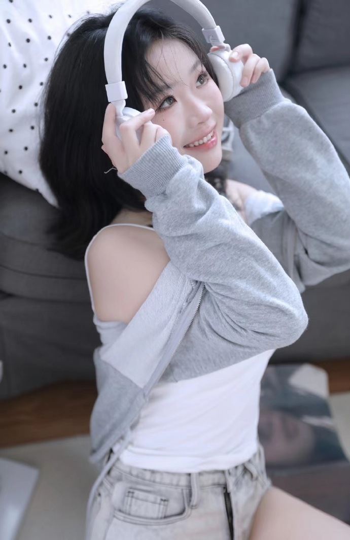 微博美女：小哥吉吉 - 夏季少女@鹿久少女写真馆 小哥吉吉