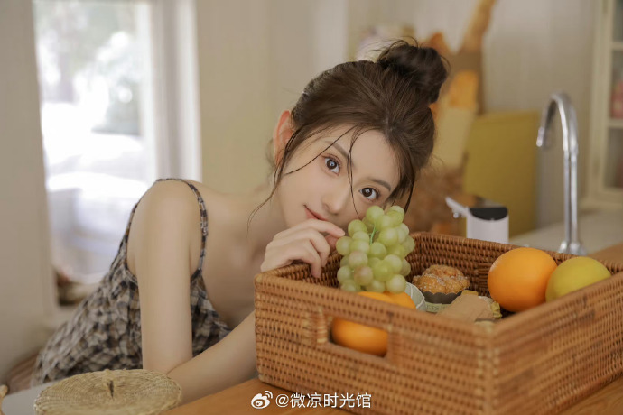 微博美女：人间最美是清秋 